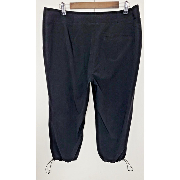 ANNIKA‎ Cutter & Buck Black Capri Pants US Size 14 EUR 44 - Picture 2 of 6